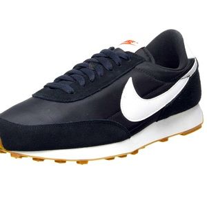 Nike Black and White Daybreak Sneakers Size 7.5